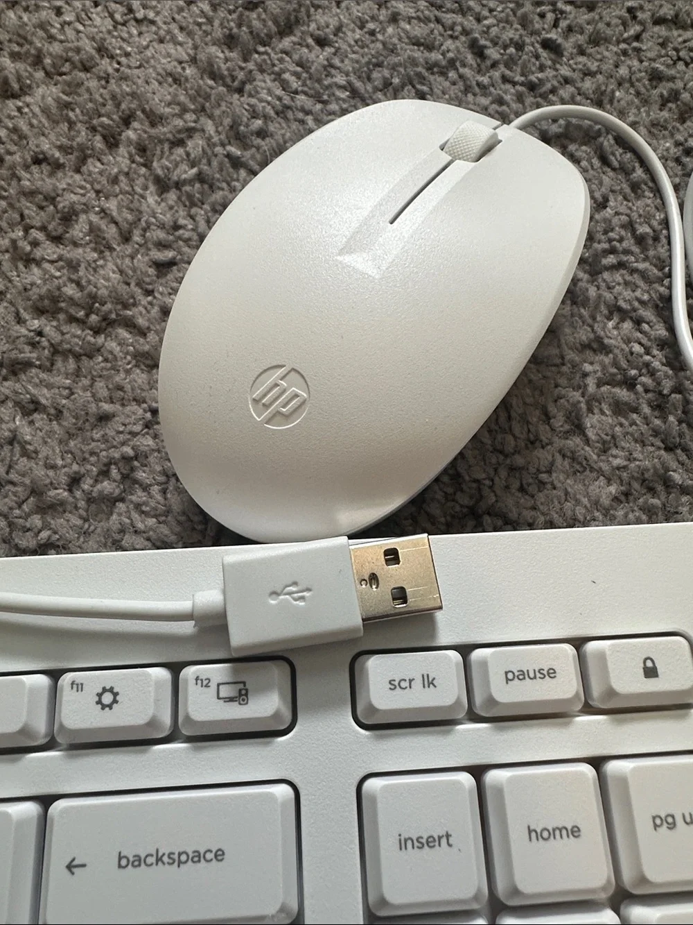 HP White Wired USB Keyboard and Mouse Set with Numeric Keypad